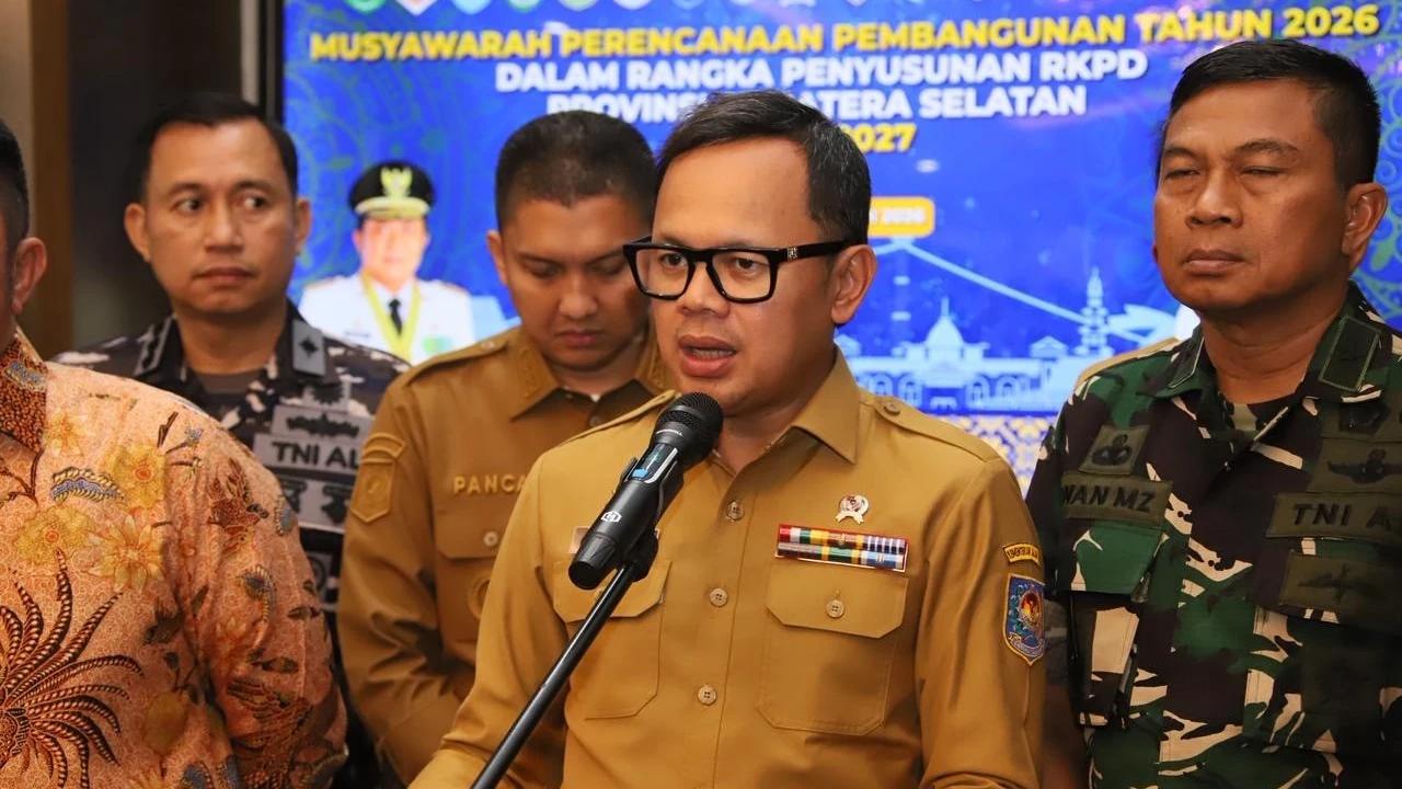 Wamendagri Usul Denda bagi Warga yang Hilangkan e-KTP