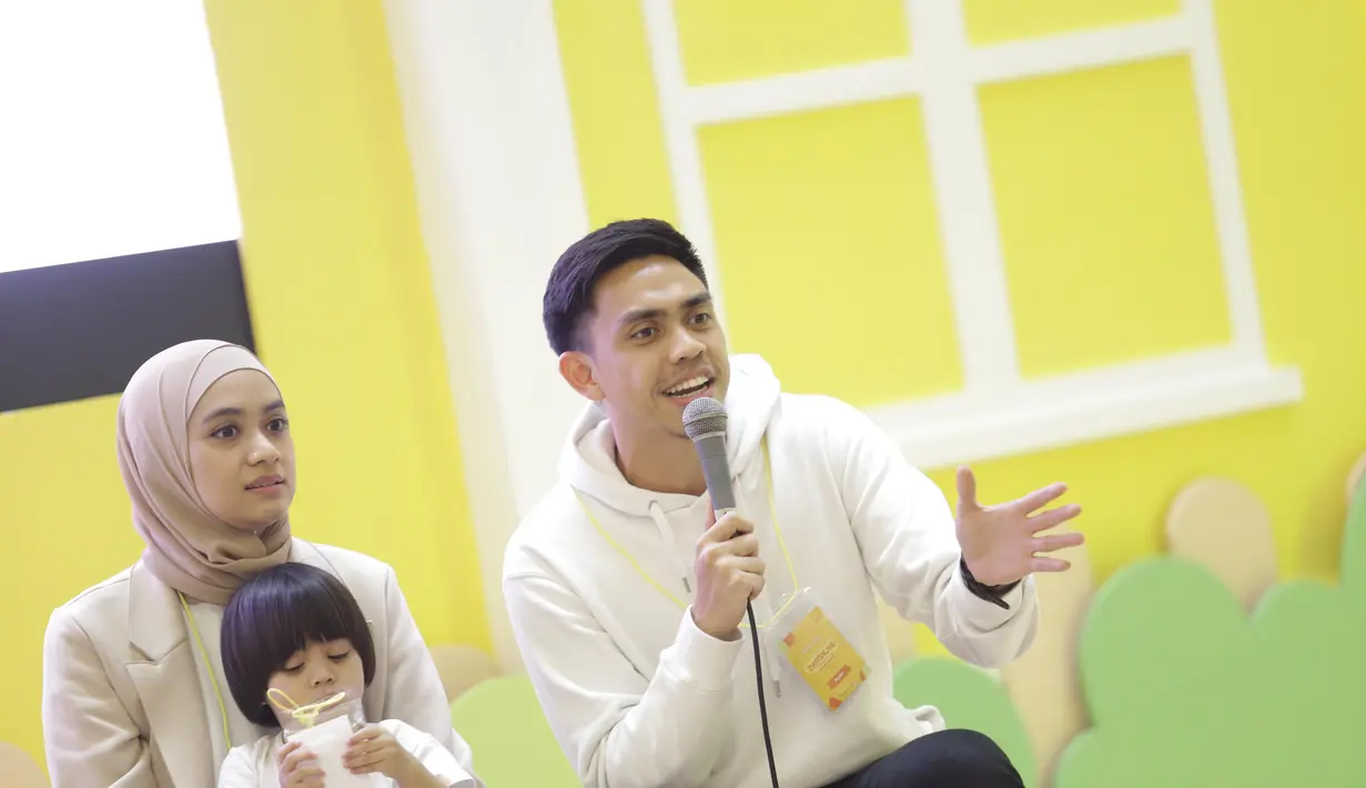 Ayudia Bing Slamet dan Ditto Percussion