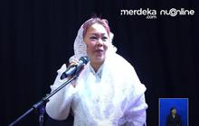 Usil Inayah Anak Gus Dur Roasting Ibu Pejabat Usai Jadi MC Haul Moncer Jabat Menteri