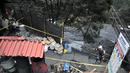 Sementara peluang untuk menemukan korban selamat hampir habis karena kekurangan oksigen di terowongan. (AFP/Daniel Munoz)