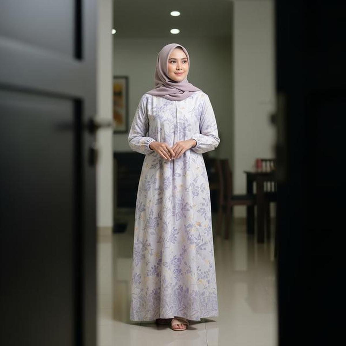8 Model Gamis Batik Motif Bunga Pastel, Cocok Jadi Tren Busana Muslimah di 2026