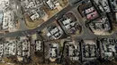 Pandangan umum menunjukkan akibat kebakaran hutan di Lahaina, Hawaii, Amerika Serikat, Kamis (17/8/2023). Gubernur Hawaii berjanji untuk melindungi pemilik tanah lokal dari "korban" oleh pembeli oportunistik ketika Maui membangun kembali dari kebakaran hutan mematikan yang membakar komunitas pulau bersejarah itu. (AP Photo/Jae C. Hong)