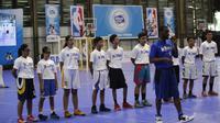 Program Jr. NBA kembali bergulir di Indonesia. Ini untuk ketiga kalinya NBA melakukan pelatihan untuk lebih memperkenalkan olahraga basket. (NBA Asia)