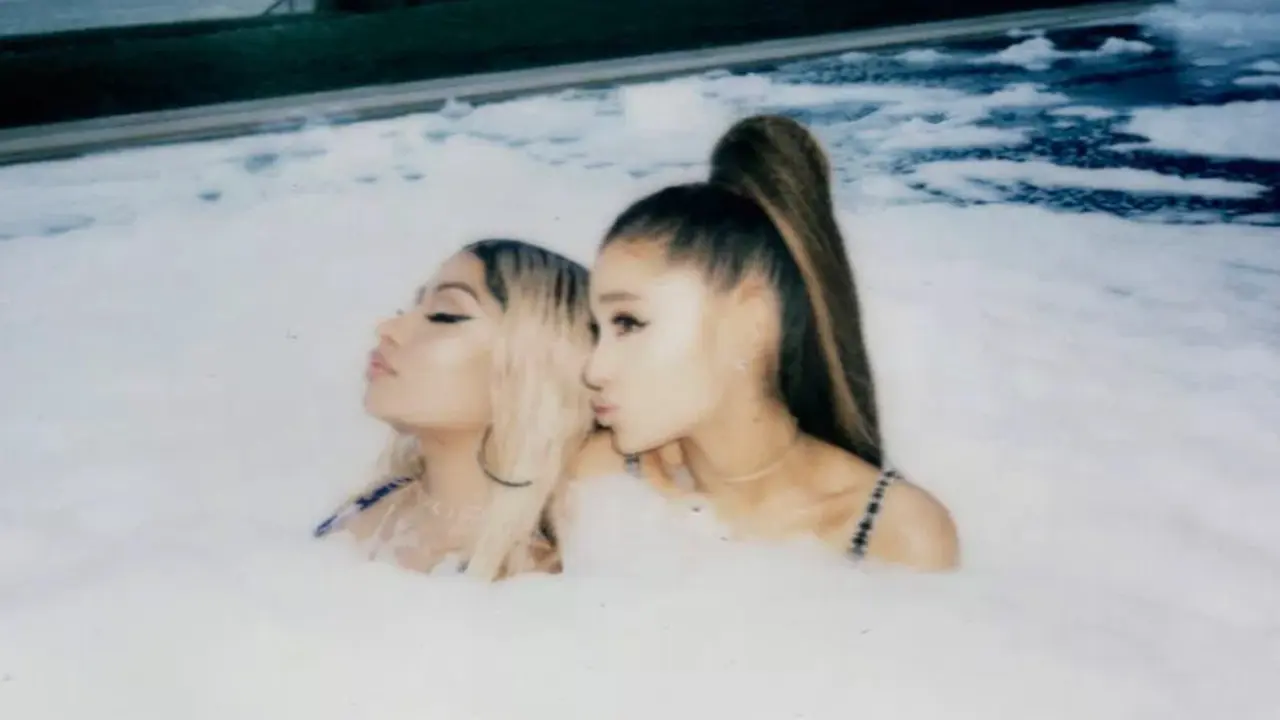 Bed dari Nicki Minaj dan Ariana Grande