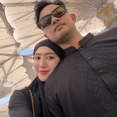 Febby Rastanty Jalani Ramadan Tahun Ini dengan Umrah Bersama Suami. [@febbyrastanty]