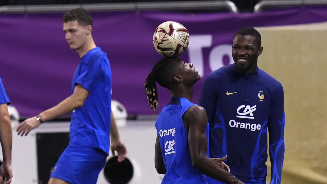 Senyum dan Tawa Pemain Prancis di Sesi Latihan Jelang Final Piala Dunia 2022