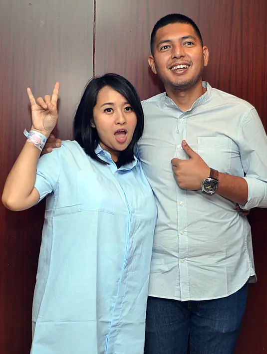 "Dokter bilang caesar, mual-mual saya. Karena saya belum pernah operasi, membayangkan sakitnya. Kalau istri dibius kan kita sendiri juga yang panik lihatnya. Enggak tega melihat istri kesakitan," kata Firmansyah, di RSPI, Sabtu (27/8). (Deki Prayoga)