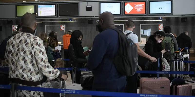 AS Cabut Pembatasan Perjalanan, Bandara di Prancis Mulai Dipadati Pelancong
