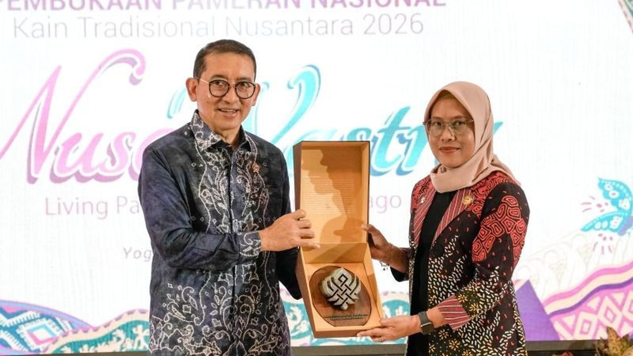 Wastra Nusantara: Instrumen Diplomasi Budaya Efektif untuk Indonesia di Mata Dunia