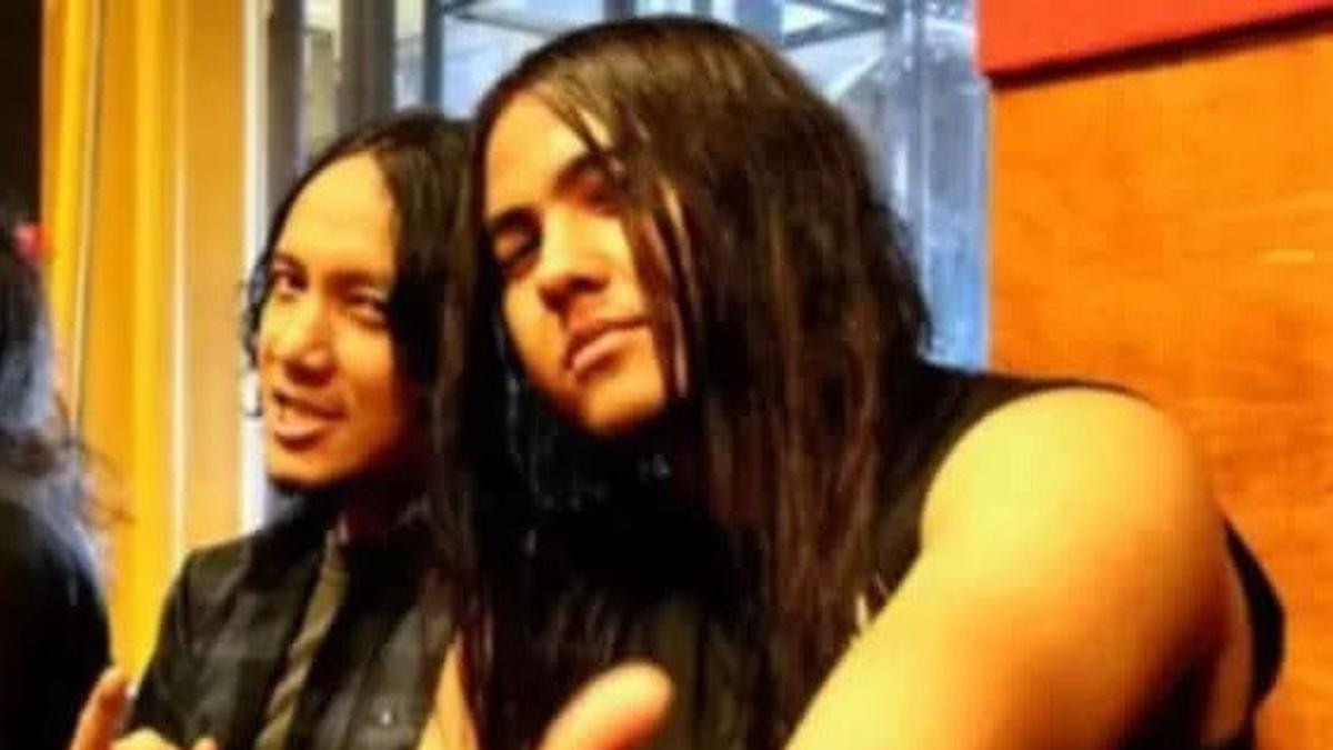 Foto Lawas Derry Sulaiman Saat Jadi Gitaris Band Metal Betrayer, Tampil Gothic