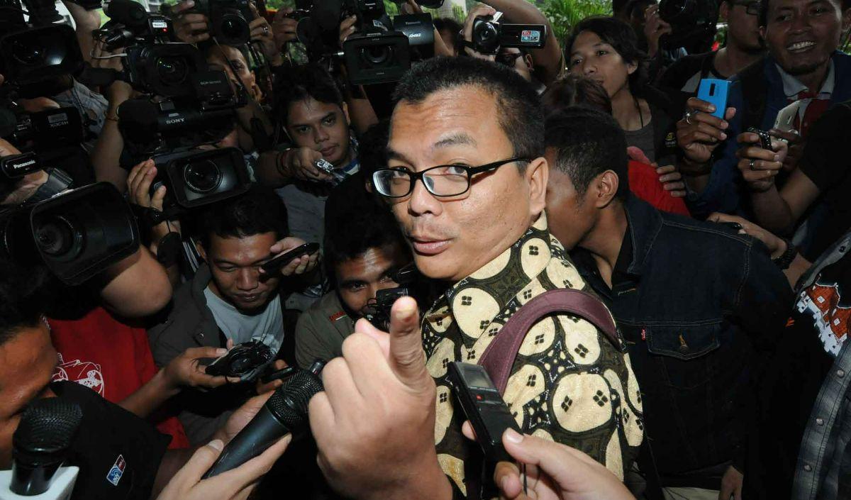 "Setelah KPK 19 kali ekspose, ini pemecah rekor, seorang anggota DPR menyampaikan, Anies segera ditersangkakan. Semua komisioner (pimpinan KPK) sudah sepakat."