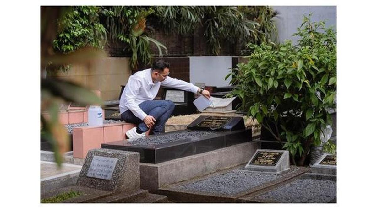 10 Potret Artis Ziarah Makam Jelang Ramadhan 2026, Raffi Ahmad hingga Indro Warkop