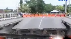 Curah hujan yang tinggi mengakibatkan banjir dan mengganggu transportasi di sejumlah kawasan di tanah air. 