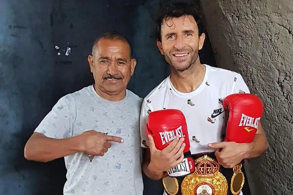 Luis Milla bersama Walter Gonza Mauro