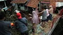Theoilo mengatakan kondisi saat ini banjir di semua titik dilaporkan telah surut. Anggota BPBD Kota Bogor kini tersebar di beberapa titik penanganan longsor. (merdeka.com/Arie Basuki)