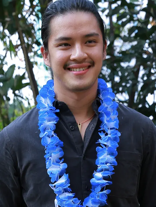 'Keluarga saya juga membebaskan, apalagi saya memang sudah mulai membiasakan diri dekat dengan komunitas muslim, entah itu di lingkungan sekolah, rumah dan lainnya,' lanjutnya. (Galih W. Satria/Bintang.com)