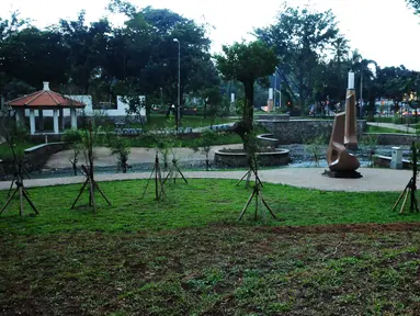 Pemprov DKI Jakarta membangun dan menata Taman Langsat di Kebayoran Baru, Jakarta Selatan,sebagai salah satu Ruang Terbuka Hijau (RTH) (Liputan6.com/Andrian M Tunay)