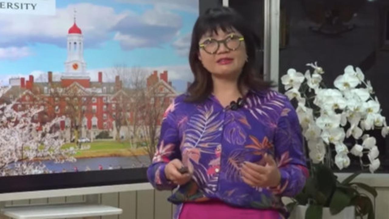 VIDEO: Penasaran! Menteri Pratikno Jajal Kacamata Lemon Prof Stella, Endingnya Bikin Ngakak