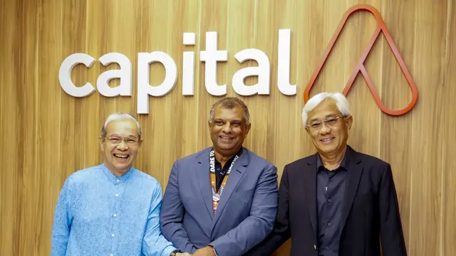 Tony Fernandes telah menandatangani kontrak baru untuk 5 tahun ke depan memimpin Capital A Berhad. (Photo dok. Capital A.