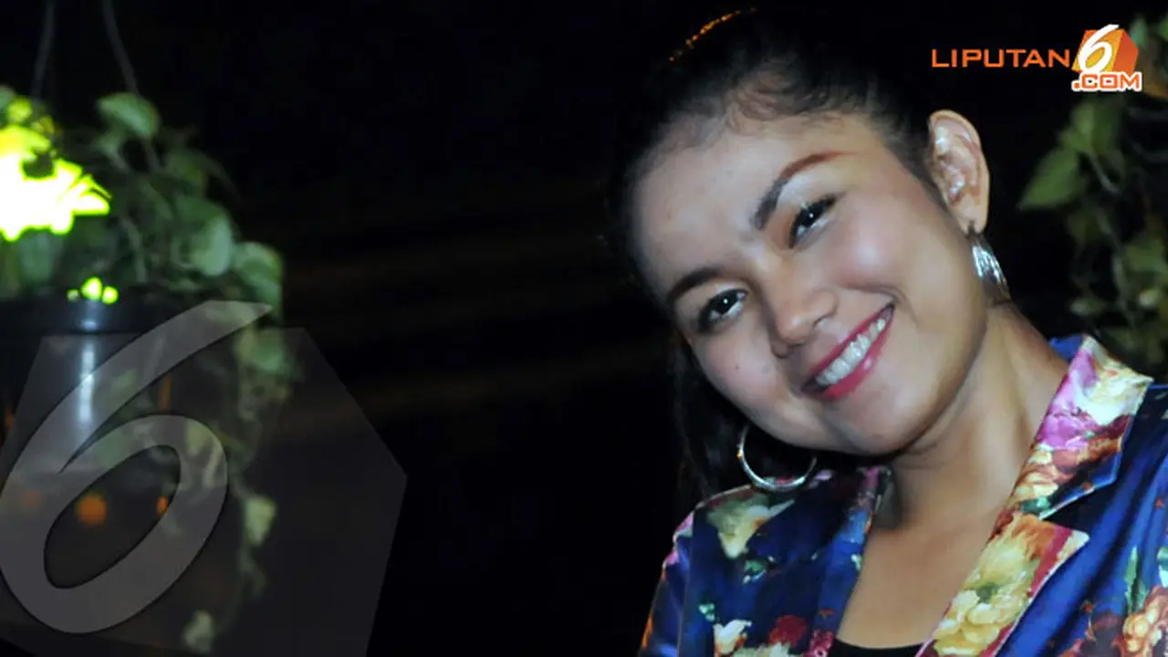 merry-amril-3-130926b.jpg