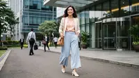 Mudah Dipadukan, Ini Celana Kulot Formal Wanita untuk Berbagai Gaya ke Kantor
