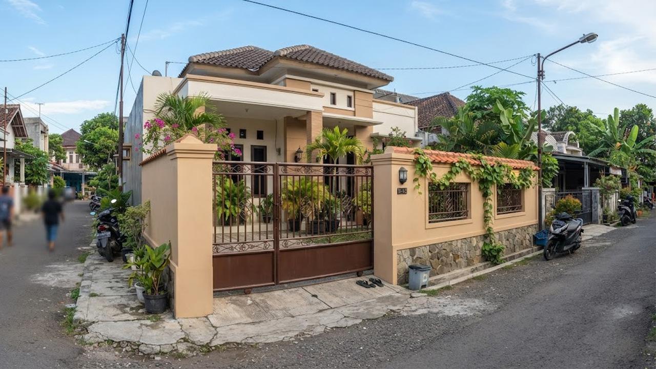 Warna cat pagar warm tone yang terlihat elegan model beige