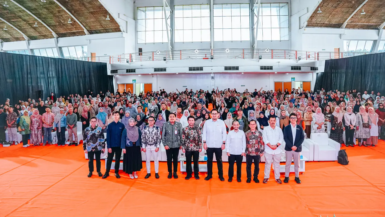 Staf Khusus Presiden Bidang UMKM dan Teknologi Digital Tiar Nabilla Karbala terus mendorong percepatan transformasi digital UMKM di Kota Surabaya.