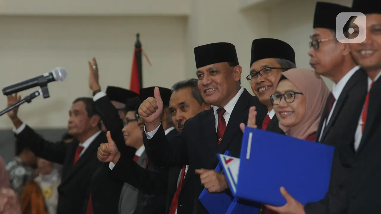 Serah Terima Jabatan Pimpinan KPK Usai Dilantik Jokowi