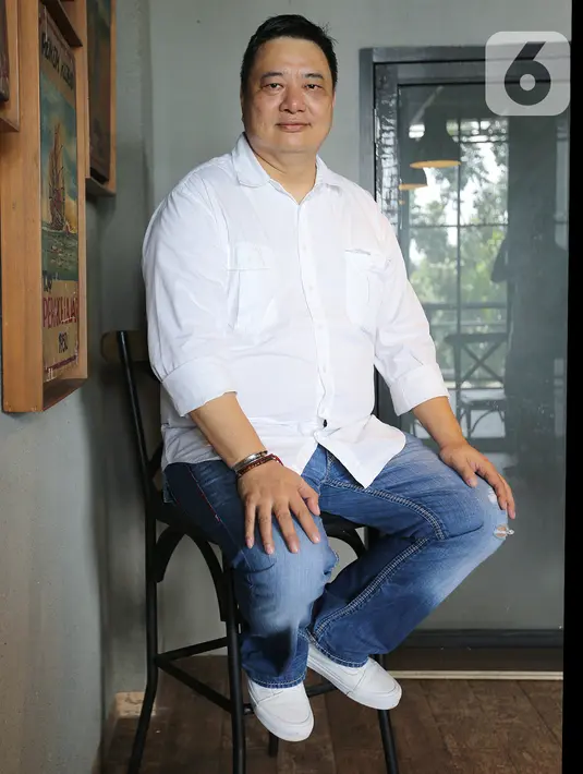 Direktur Utama PT Mapel Teknologi Indonesia Gunawan Liento saat sesi foto usai peluncuran platform Mapel di Jakarta, Minggu (15/3/2020). Mapel memasang target sebagai salah satu marketplace dengan menggandeng tim milenial. (Liputan6.com/Fery Pradolo)