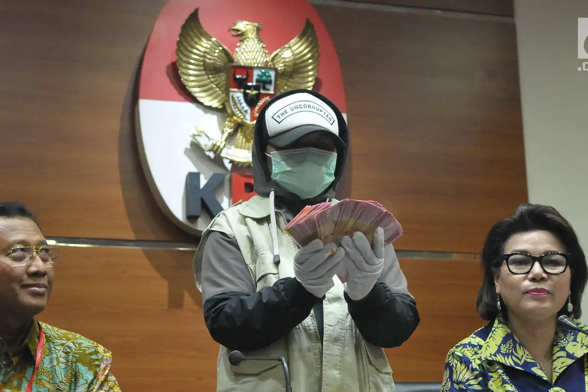 KPK Tunjukkan Uang Sitaan Hasil OTT di Bengkulu