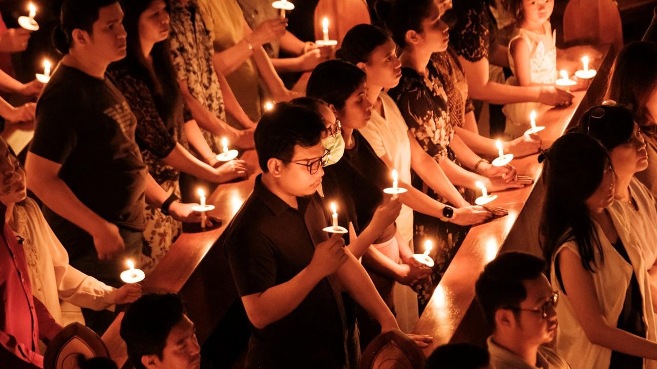 Misa Malam Paskah di Gereja Santo Kristoforus