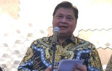 Kata Menko Airlangga soal Kabar Mensos Risma Tak Dilibatkan Program Bansos