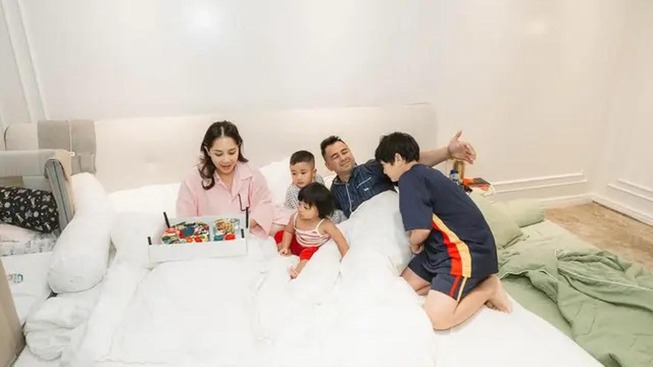 7 Potret Kamar Raffi Ahmad dan Nagita Slavina, Nuansanya Putih Mirip Hotel