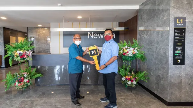 Acara serah terima perdana Newton Tower di Kota Meikarta. Dengan serah terima ini sudah ada 10 menara yang telah dan siap dihuni oleh para pemilik Unit. (Dok Meikarta)