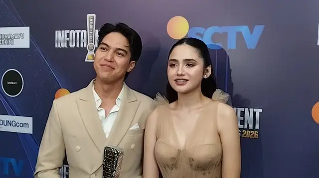 El Rumi - Syifa Hadju Raih Piala Infotainment Awards 2026,  Kenang Kemenangan 2 Tahun Lalu