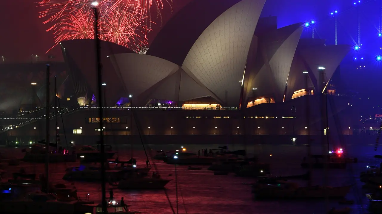 FOTO: Begini Suasana Kota Sydney saat Dihujani Kembang Api