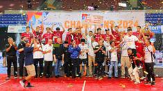 Tim putra Tectona Bandung merayakan keberhasilan menjuarai Bolavoli Nusantara Cup 2024 setelah membungkam Bintang Mahameru Sejahtera Bekasi dengan skor 3-1 (25-19, 25-18, 22-25, 25-20) pada laga final di GOR UNY Yogyakarta, Minggu (24/3/2024). (Dokumentasi PBVSI)