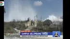 Gelombang tinggi yang masih terus terjadi di berbagai daerah menyebabkan sejumlah struktur bangunan rusak.