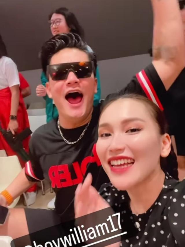 Kebersamaan Ayu Ting Ting dan Boy William di pesta ultah Robby Purba ke-37 (Foto: instagram ayutingting92)