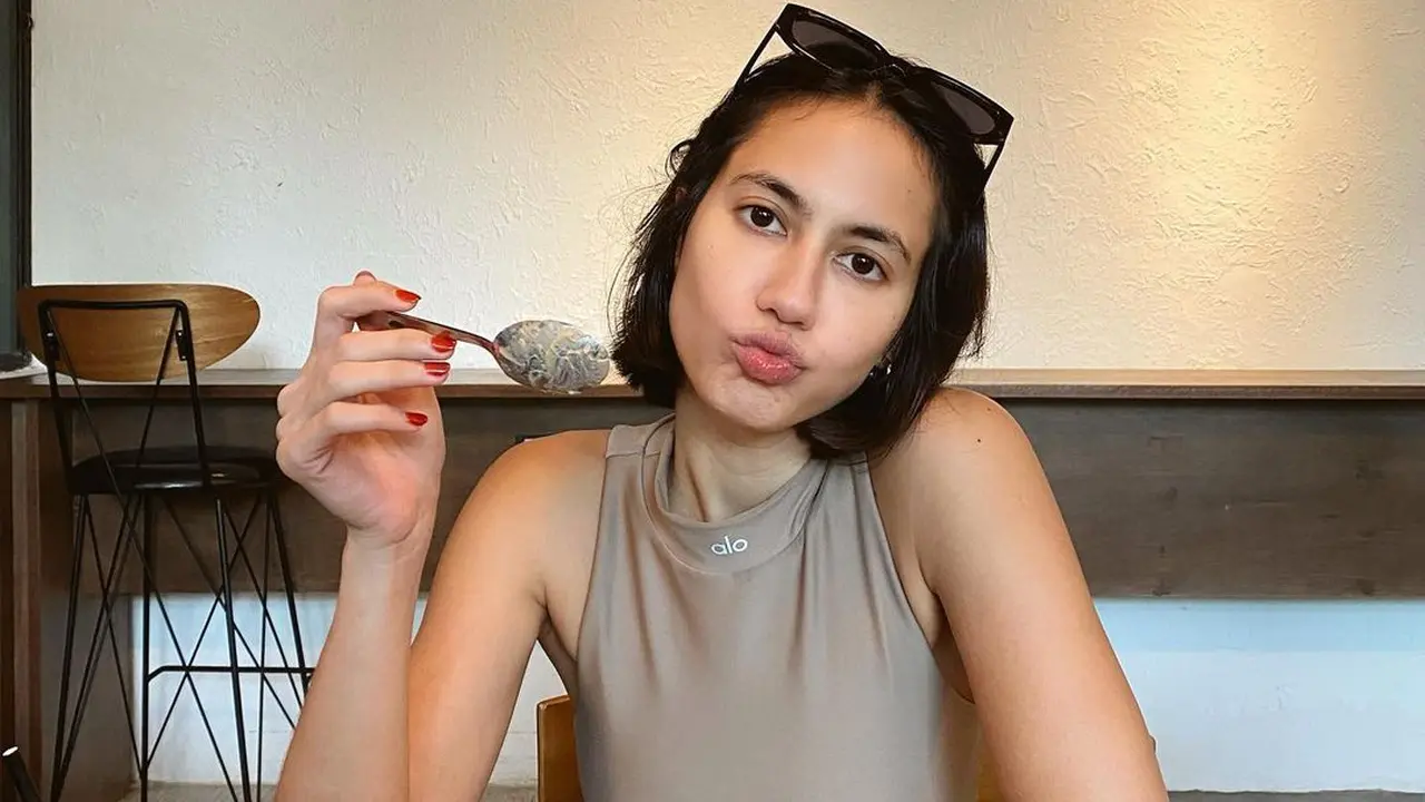 Pevita Pearce memotong rambutnya menjadi pendek