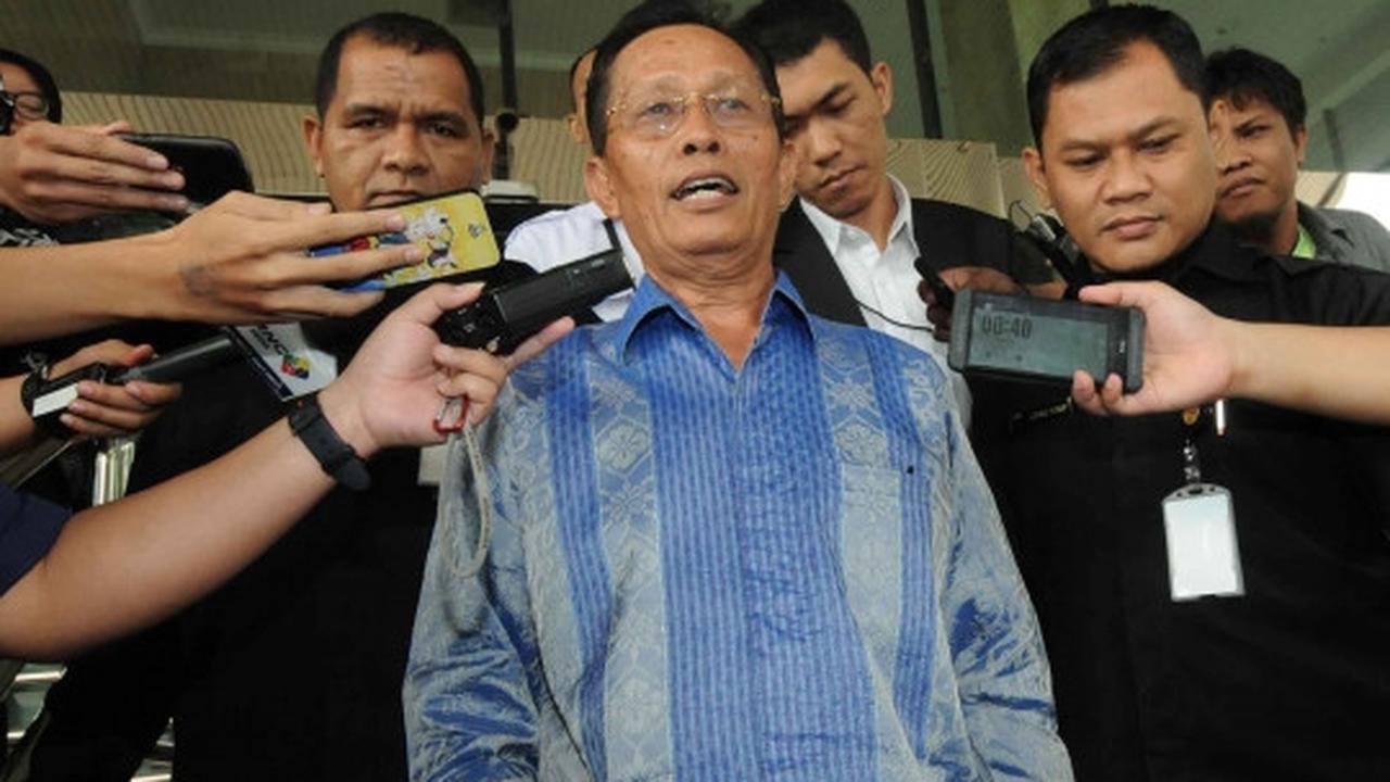 Usai diperiksa KPK, Kasianur Sidauruk tebar senyuman
