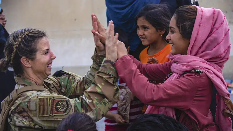 Saat Anak-Anak Afghanistan Dititip ke Tentara AS