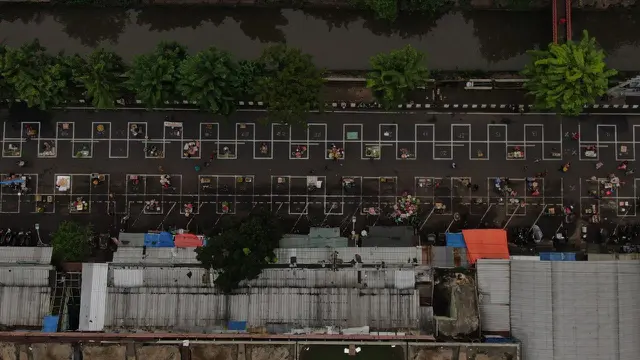 Potret physical distancing di Pasar Pegirian Surabaya