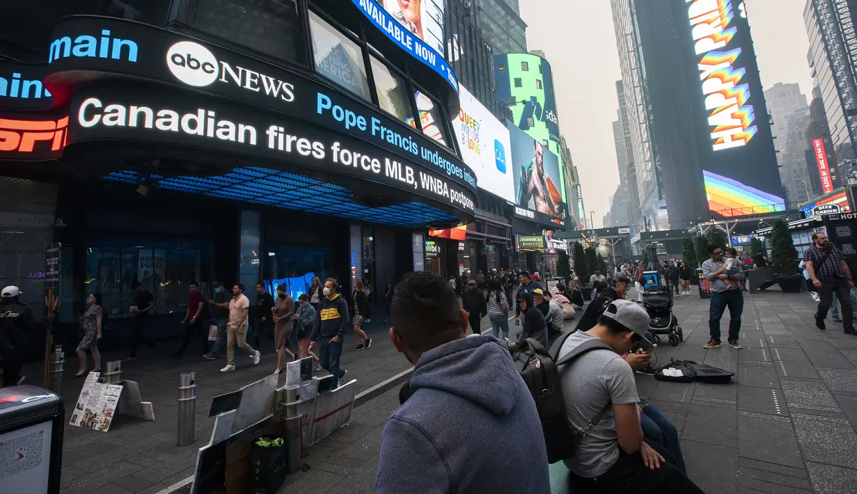 New York menduduki puncak daftar kota besar paling tercemar di dunia pada Selasa malam, karena asap dari kebakaran terus menyelimuti Pantai Timur. (Eduardo Munoz Alvarez/Getty Images/AFP)