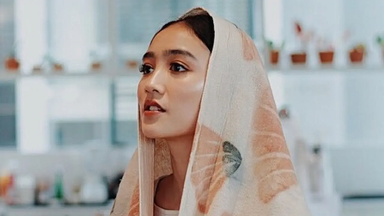 [Bintang] Febby Rastanty Berbagi Tips Makeup Ramadan 2018 yang Glowing