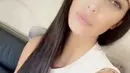 Menikmati liburannya bersama keluarga besar Kardashian, Kim Kardashian pun mengabadikan dengan mengunggah video di akun Snapchatnya, Kim mengatakan “Kalian, bukankah aku terlihat langsing hari ini?!”. (doc.dailymail.com)