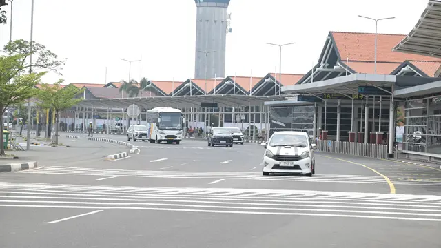 Sempat ditutup imbas erupsi Gunung Anak Krakatau, operasional penerbangan di Bandara Soekarno-Hatta mulai pulih bertahap dan melayani ratusan penerbangan harian. (Dok Kemenhub)