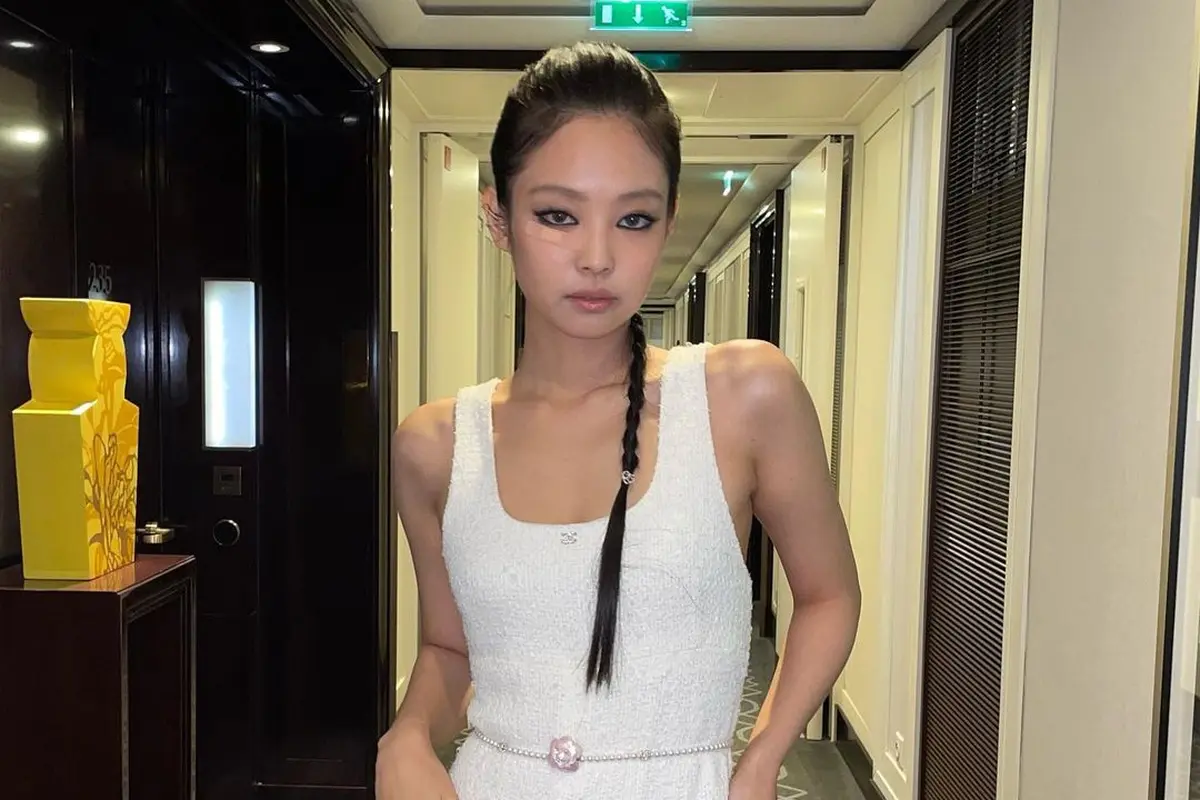 Stylish Banget, Ini Gaya Jennie Blackpink di Paris Fashion Week 2023