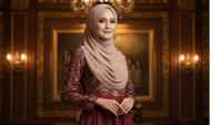 7 Model Gamis Kombinasi Atas Batik Bawah Polos dengan Warna yang Cocok untuk Semua Skin Tone