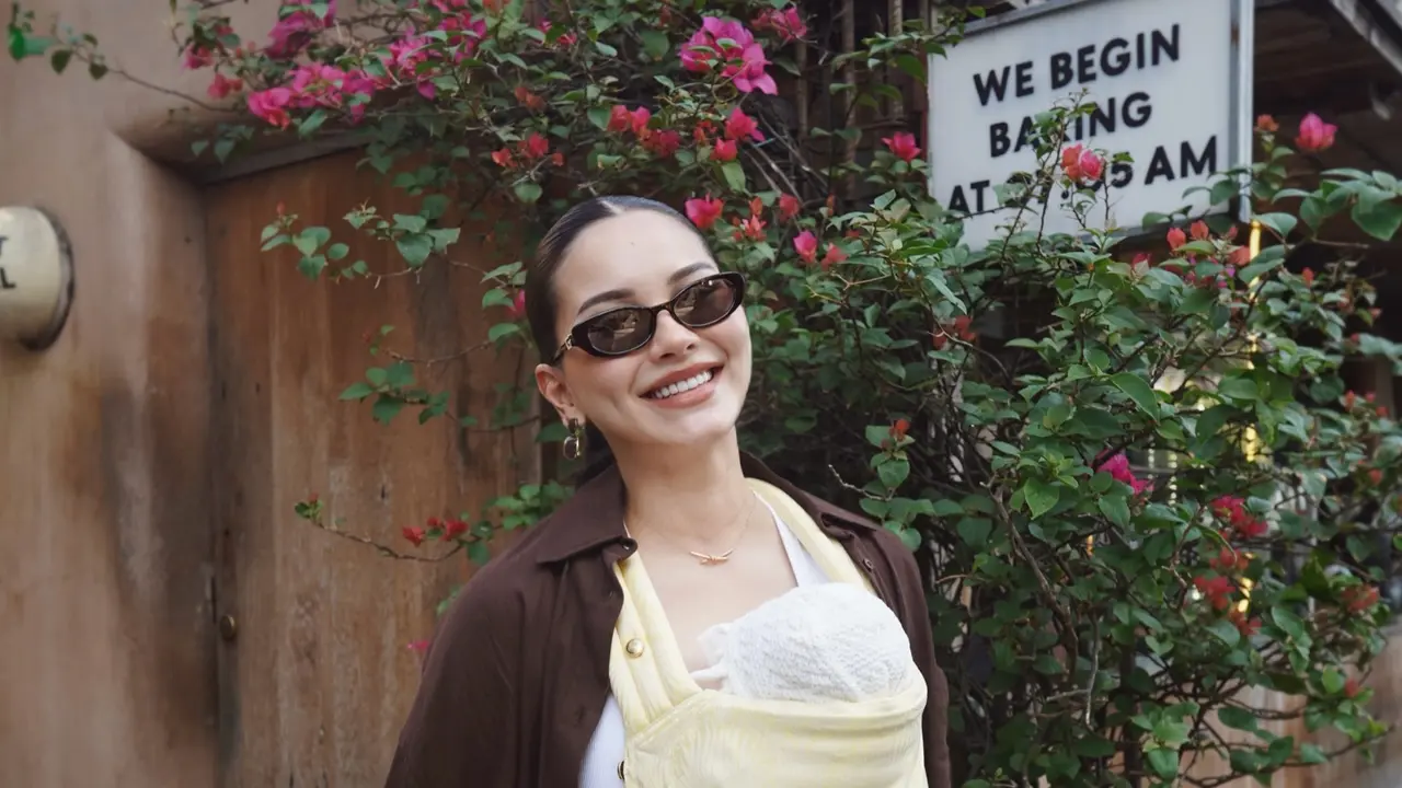 Alyssa Daguise Andalkan Outft Netral untuk Liburan Pertama di Bali Bersama Baby Soleil